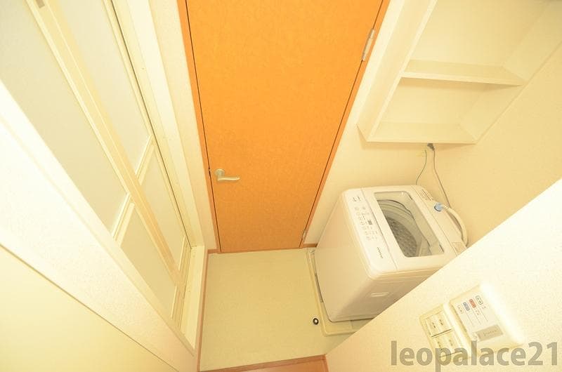 Room image 15