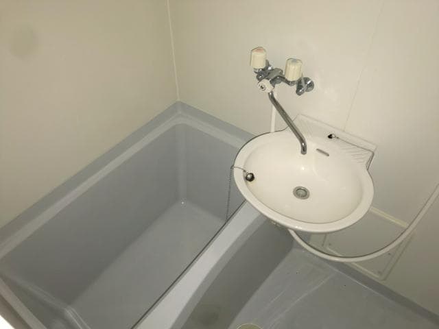 Room image 8