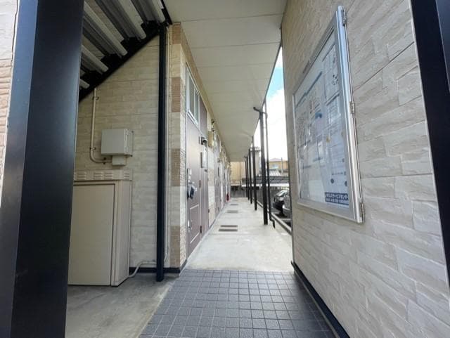 Room image 12