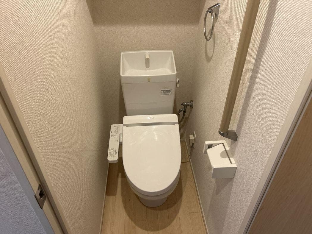 Room image 9