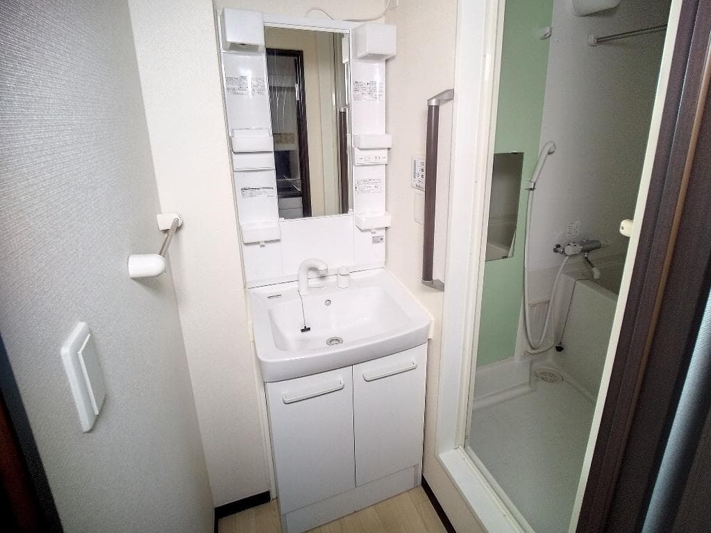 Room image 15