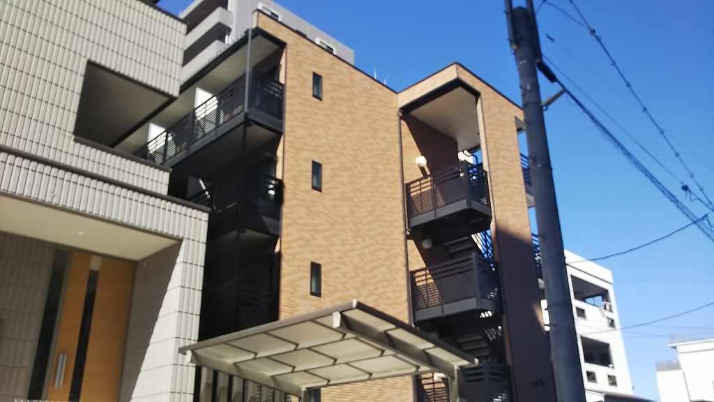 Main exterior of LEONEXT Fukujyusou