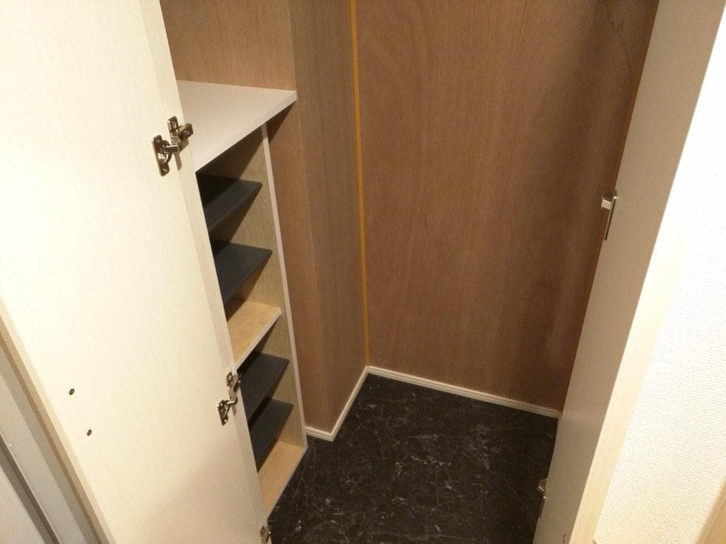 Room image 12