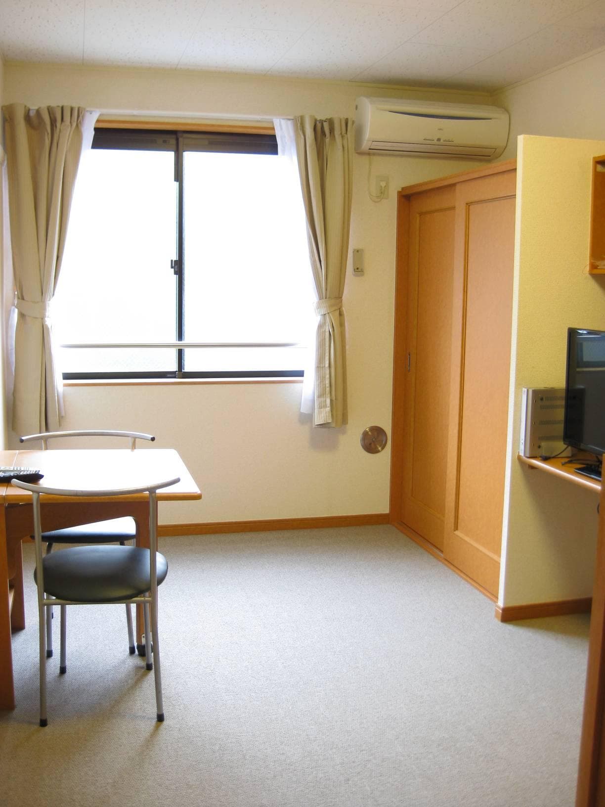 Room image 10