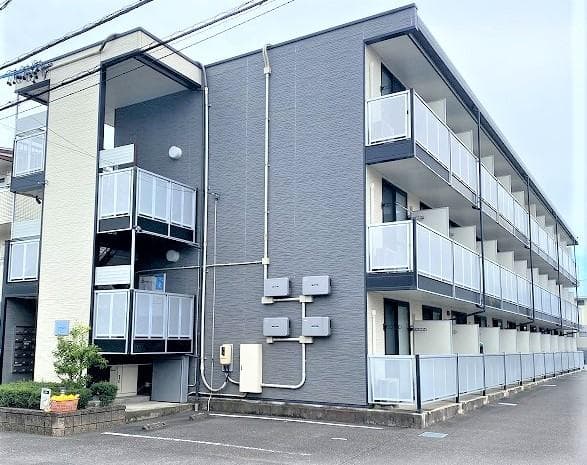 Main exterior of leopalace Park Town Hokuto