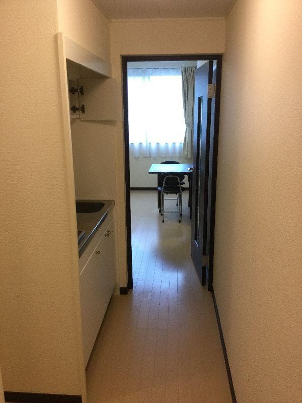 Room image 8