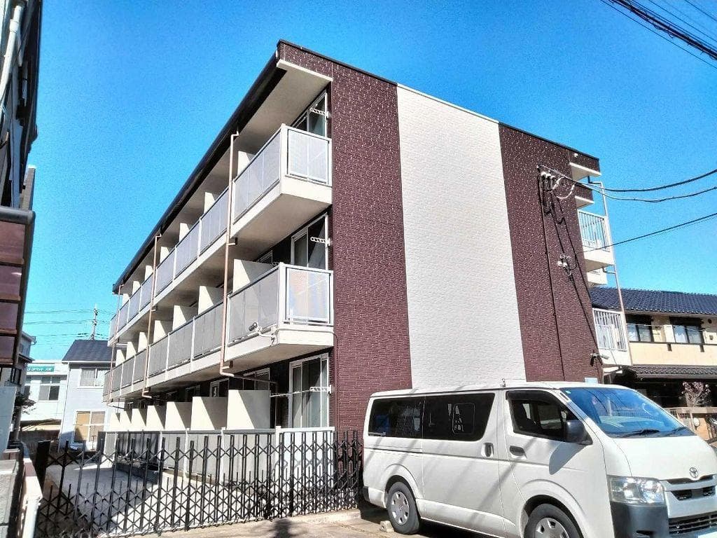 Main exterior of leopalace Nishi Hongo