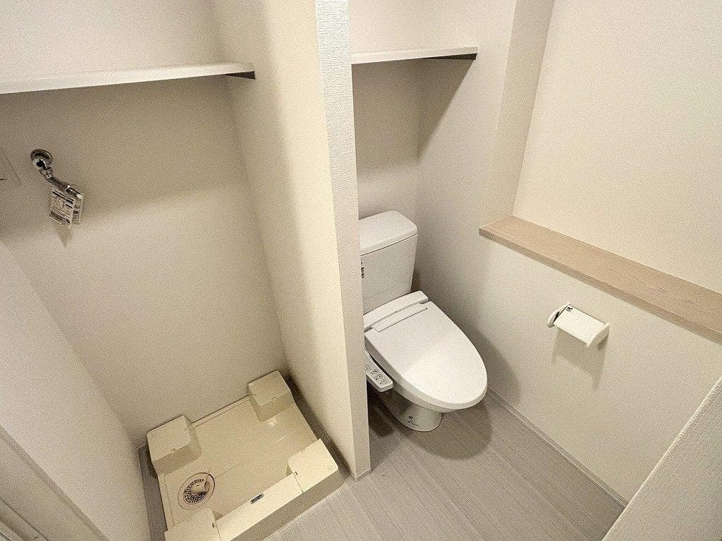 Room image 11