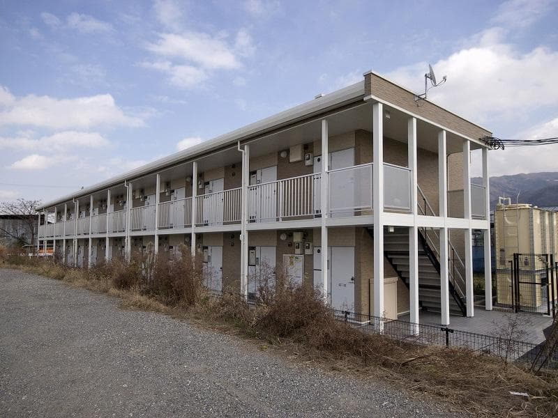 Main exterior of leopalace Gross West