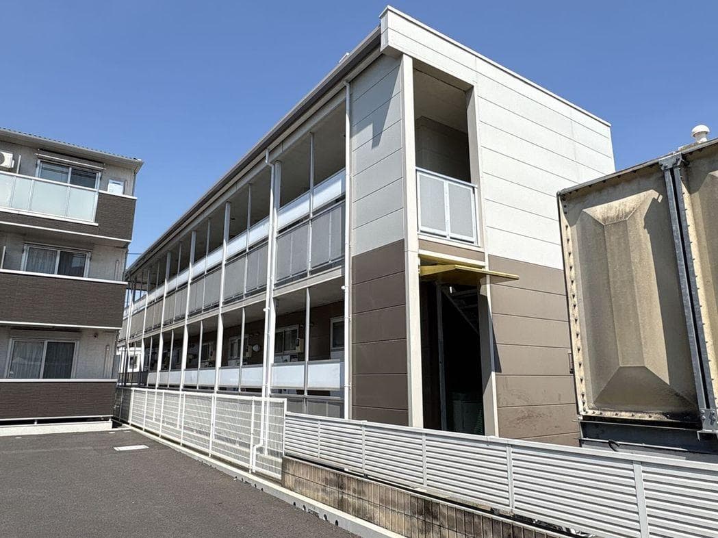 Main exterior of leopalace Bax