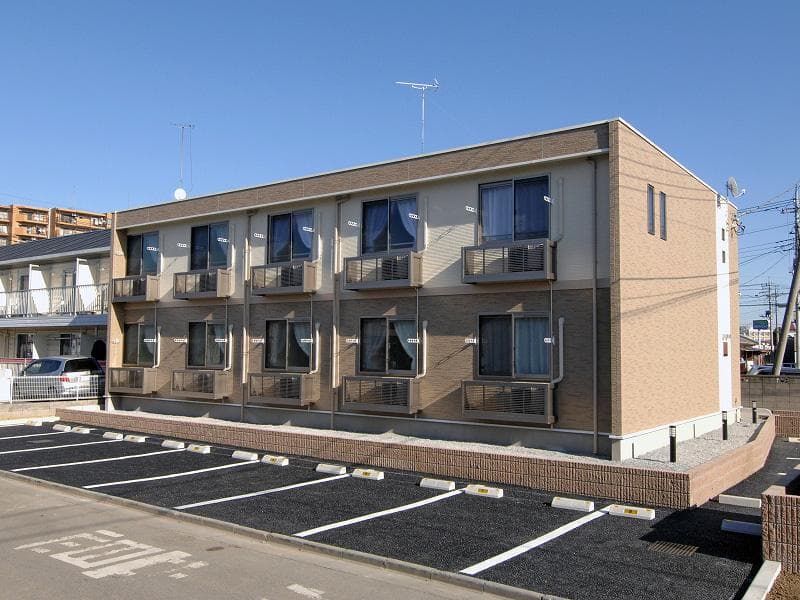 Main exterior of LEONEXT Seika