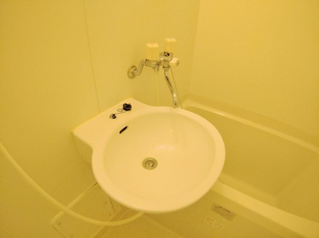 Room image 8