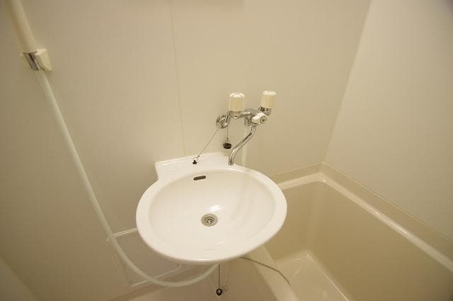 Room image 8