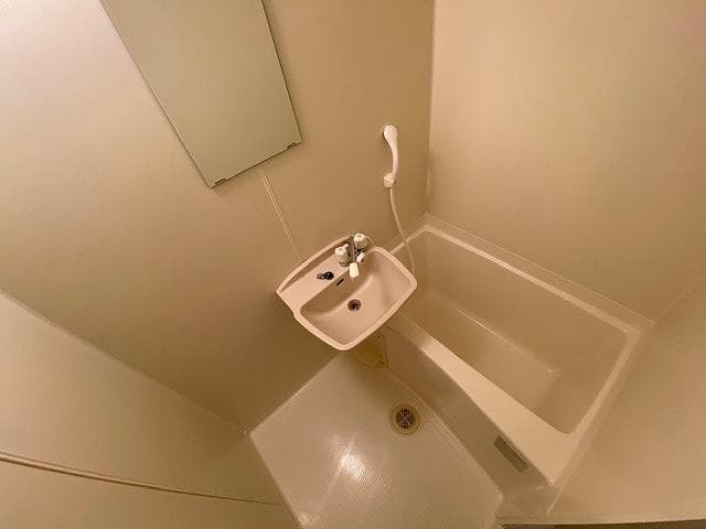 Room image 13