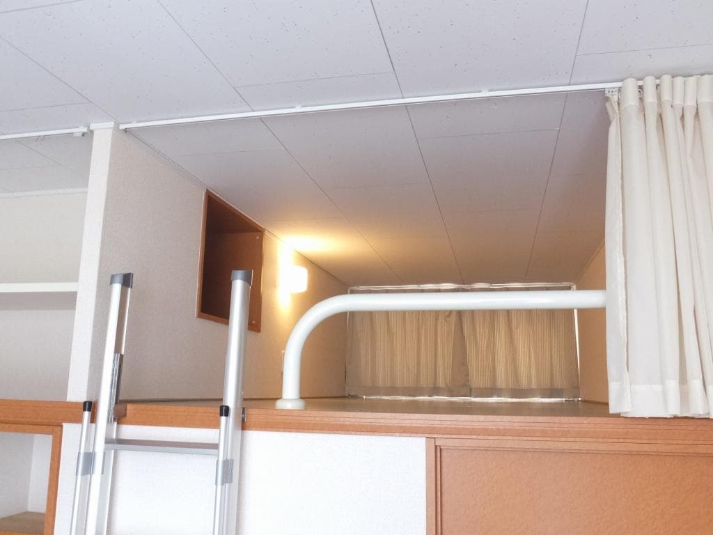 Room image 8