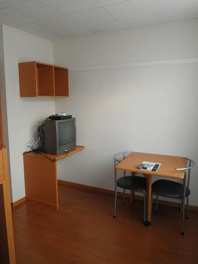 Room image 8