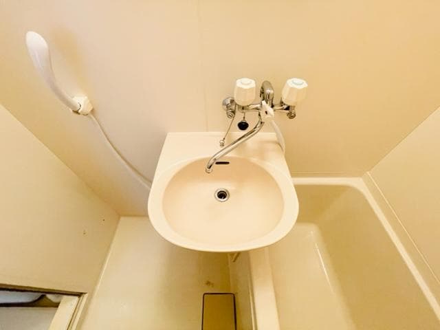 Room image 13