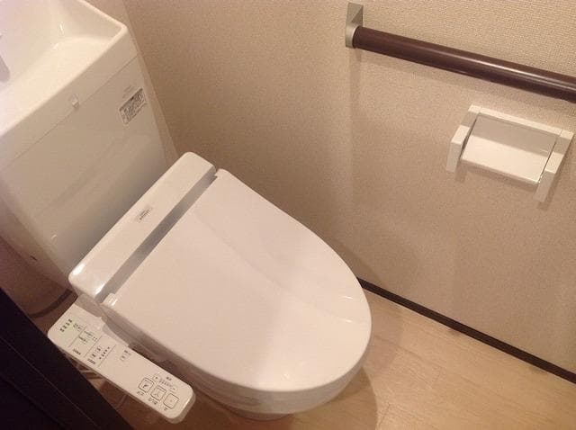 Room image 10