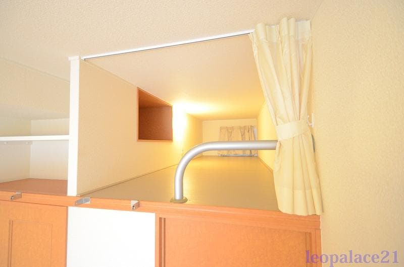 Room image 12