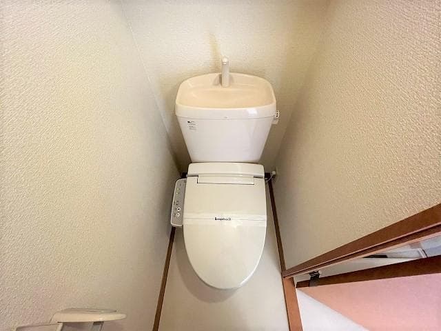 Room image 9
