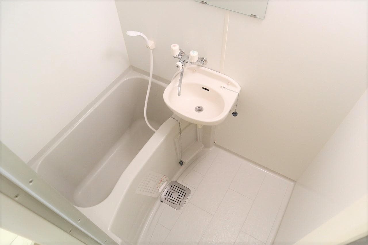 Room image 12