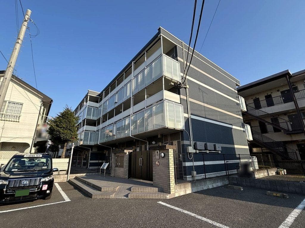 Main exterior of LEONEXT Himawari II