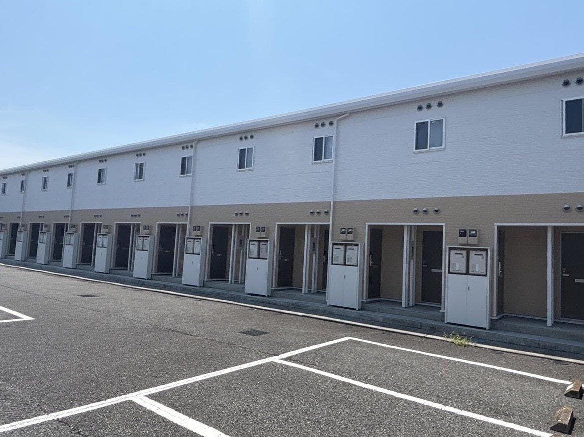 Main exterior of leopalace soleil Soniwa