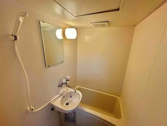Room image 12