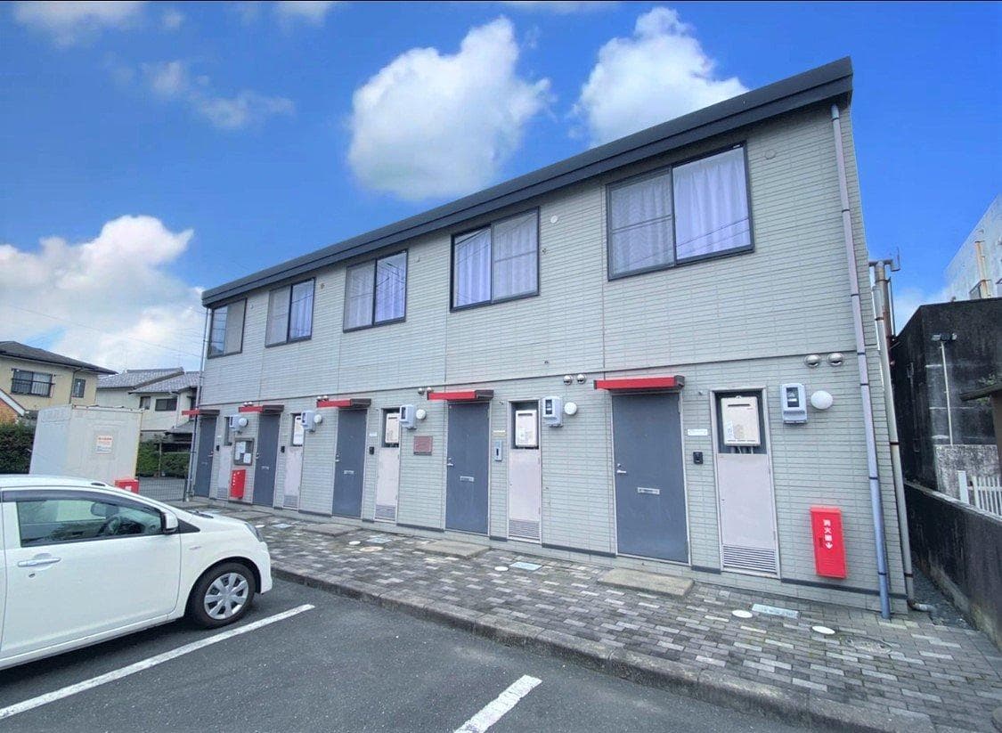 Main exterior of leopalace Himawarikun