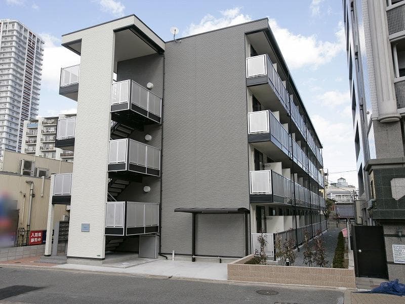 Main exterior of leopalace Kawaraguchi