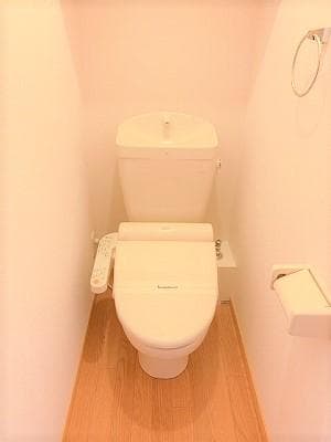 Room image 8