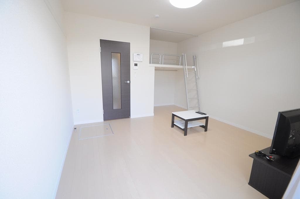 Preview interior of LEONEXT Jishin
