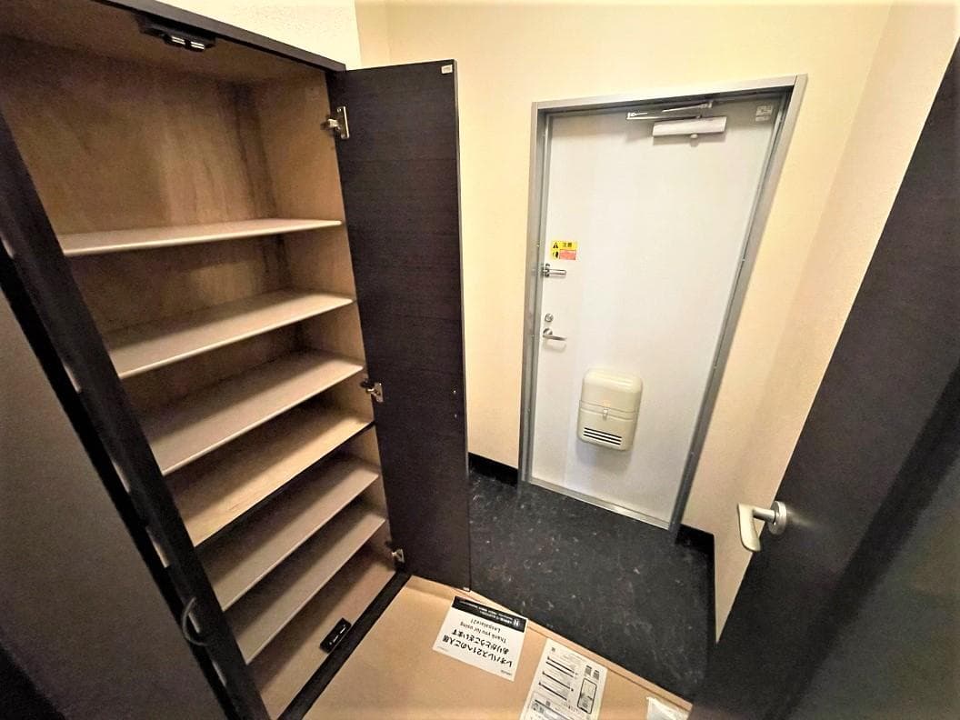 Room image 16