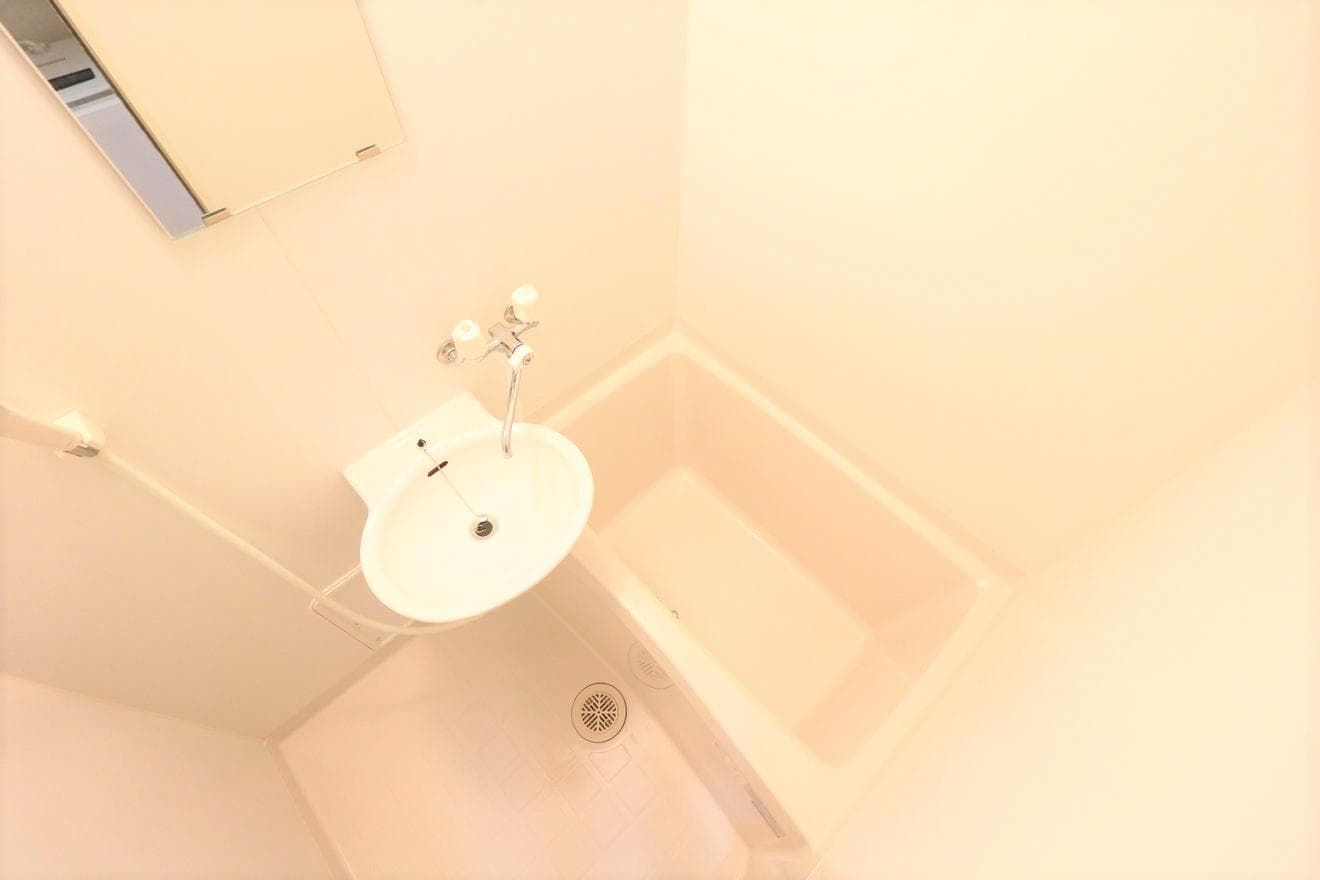 Room image 16