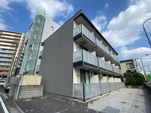 Main exterior of leopalace Ena