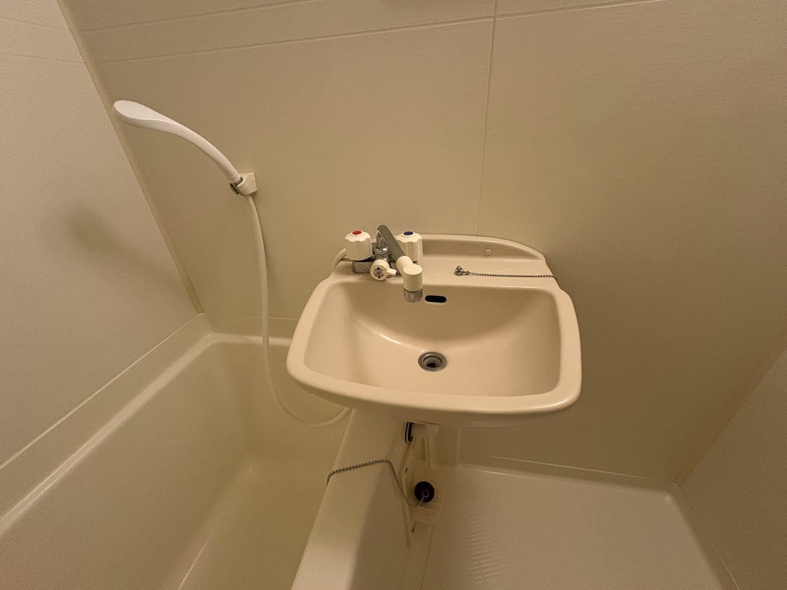 Room image 8