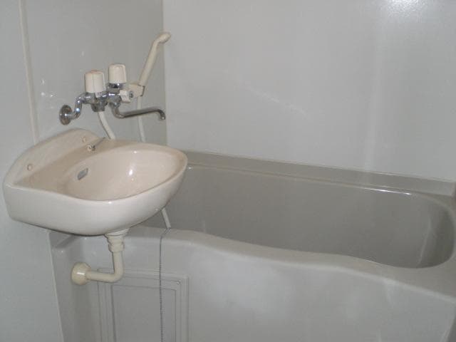 Room image 10