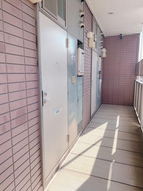 Room image 10