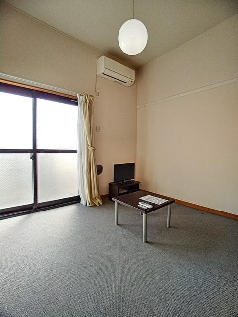 Room image 11