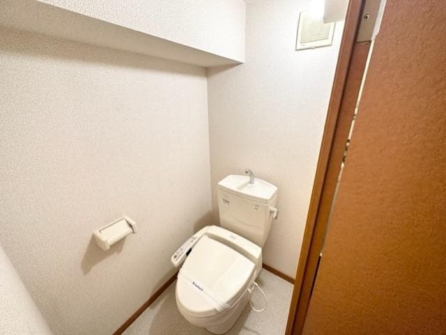 Room image 14