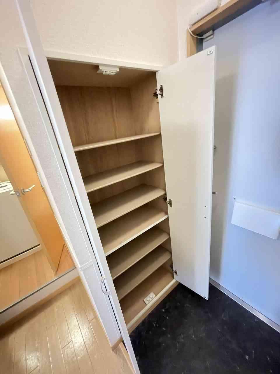 Room image 12