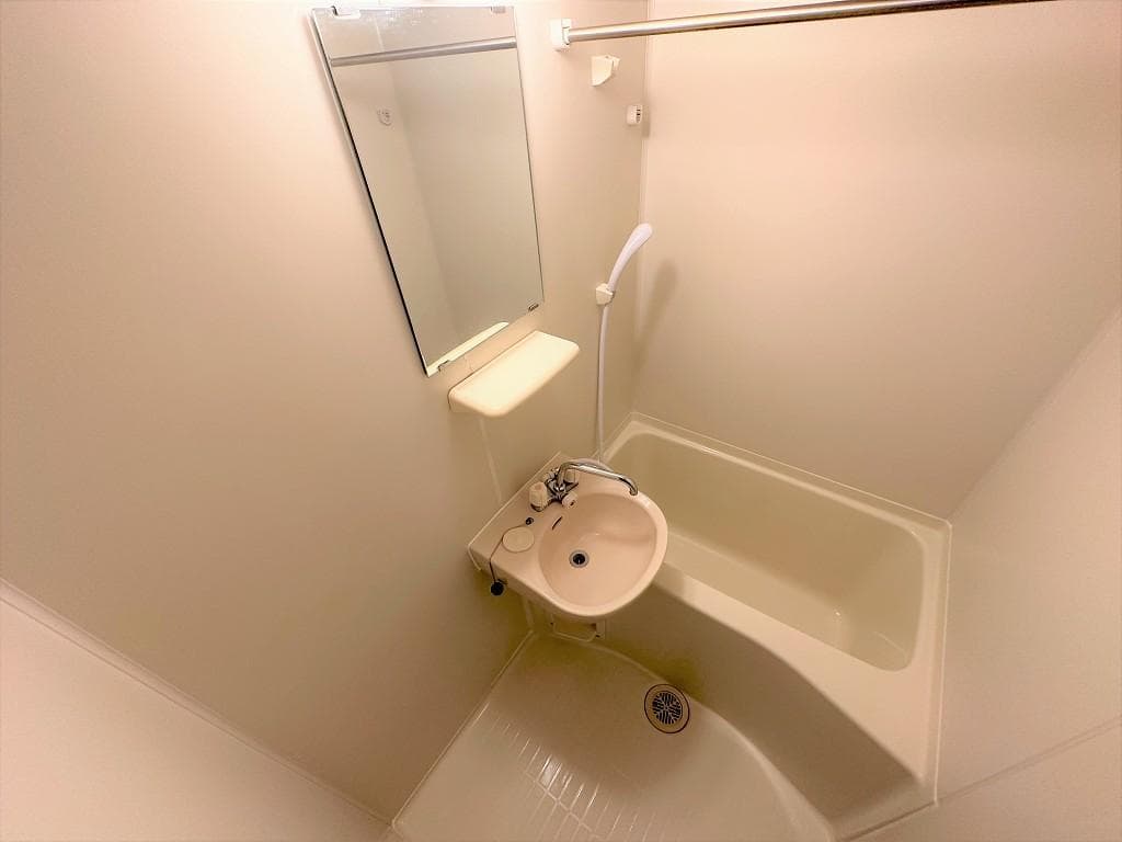 Room image 10