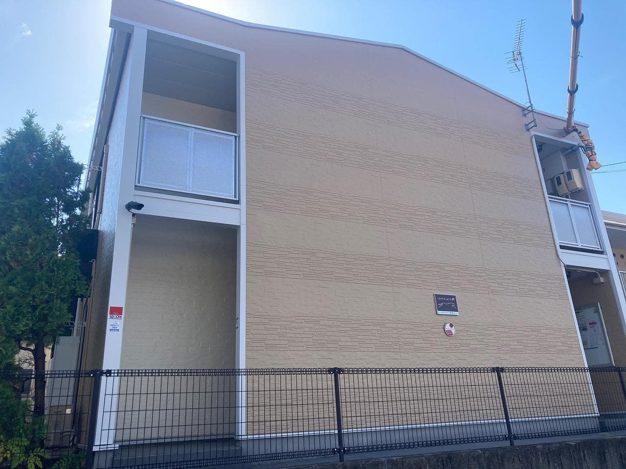 Main exterior of leopalace Charmant Takabaridai