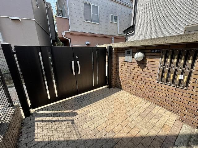 Room image 16