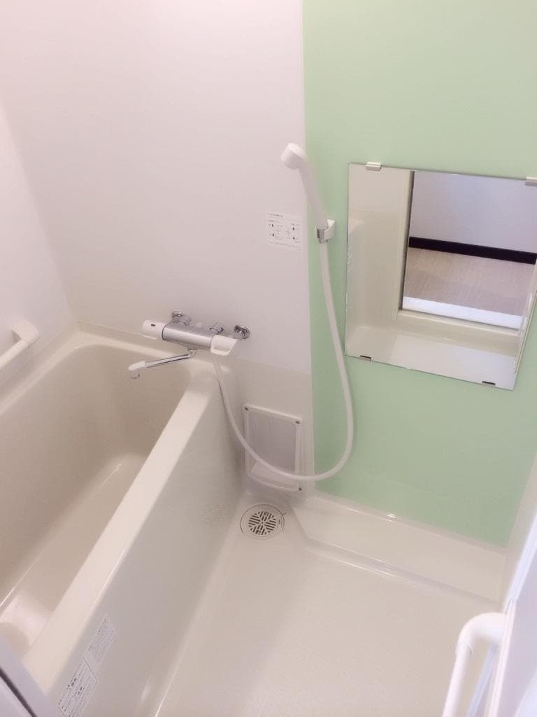 Room image 8