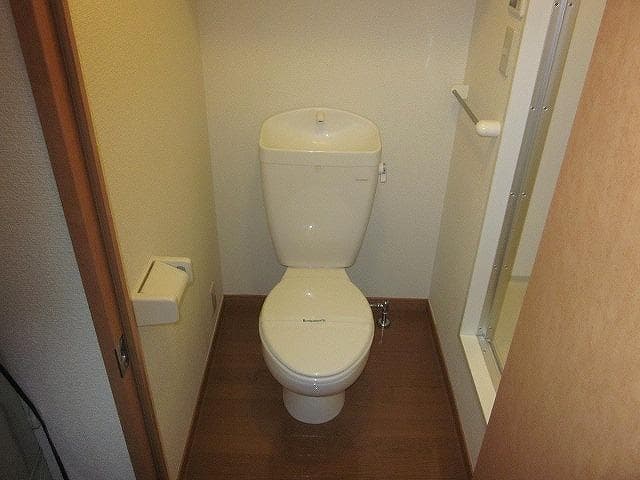 Room image 8