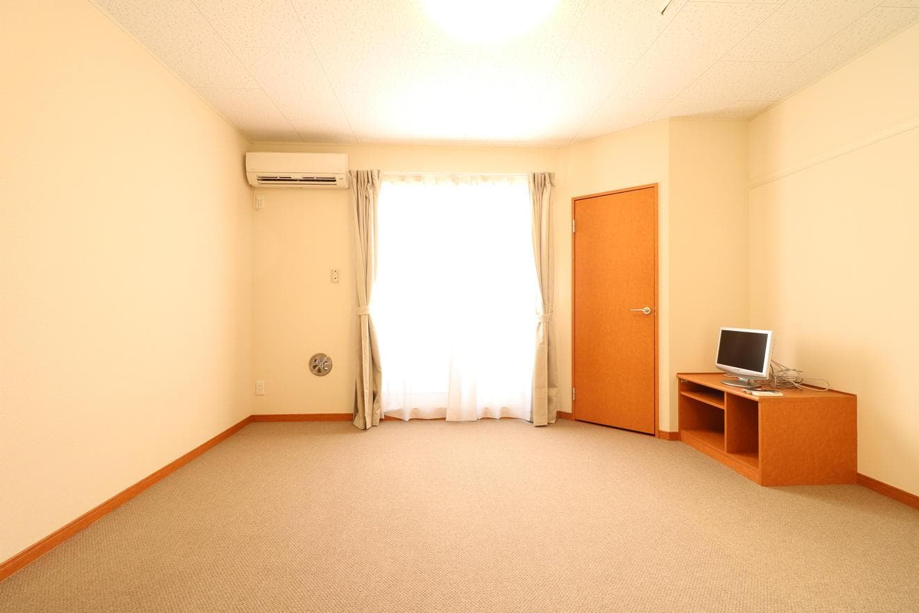 Room image 12