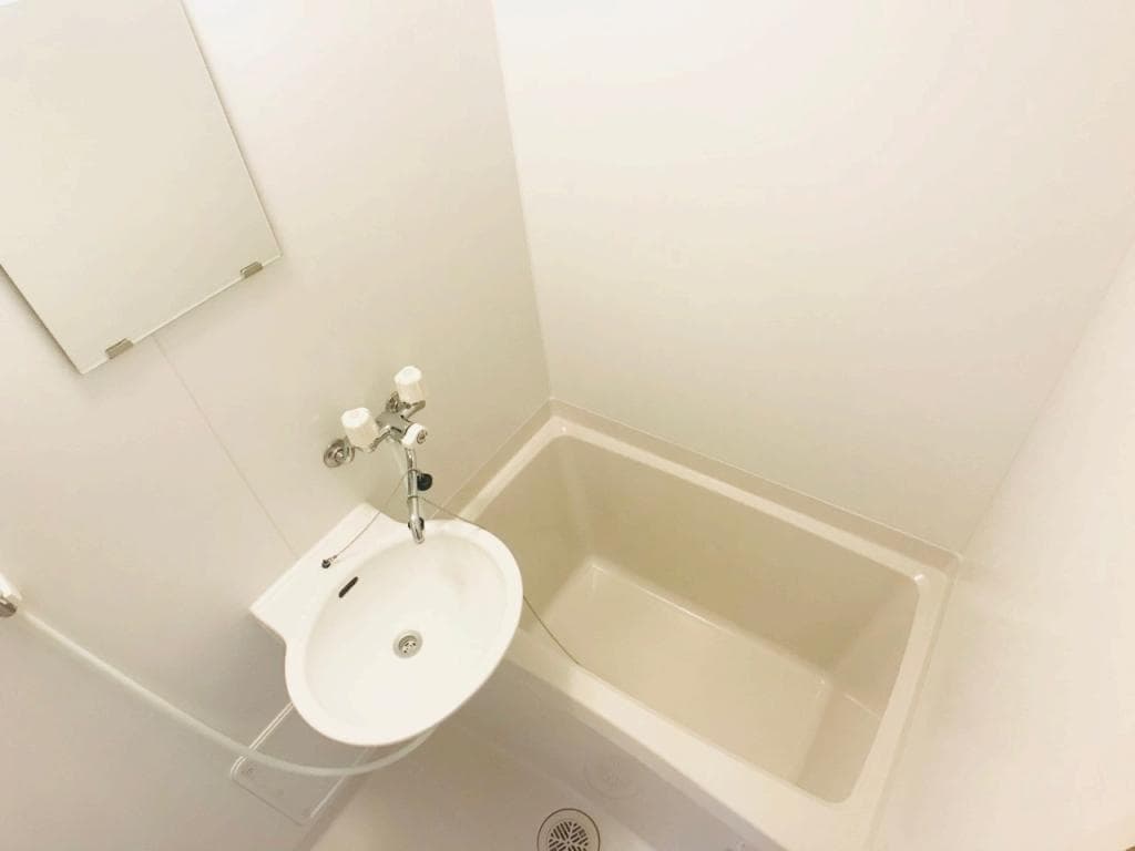 Room image 8