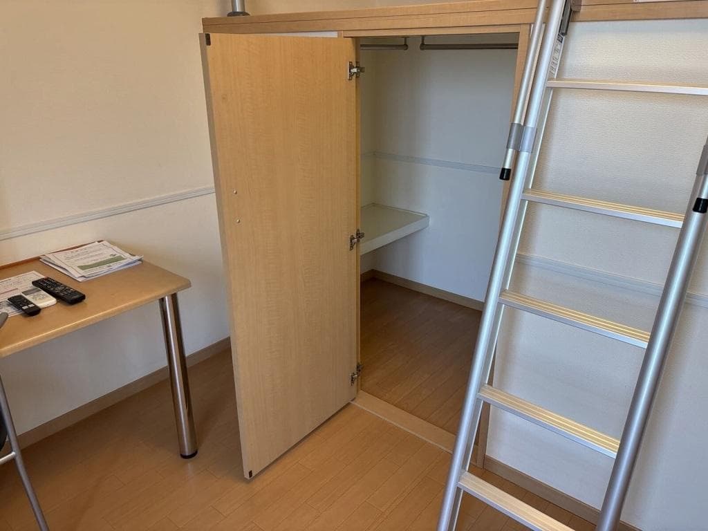 Room image 9
