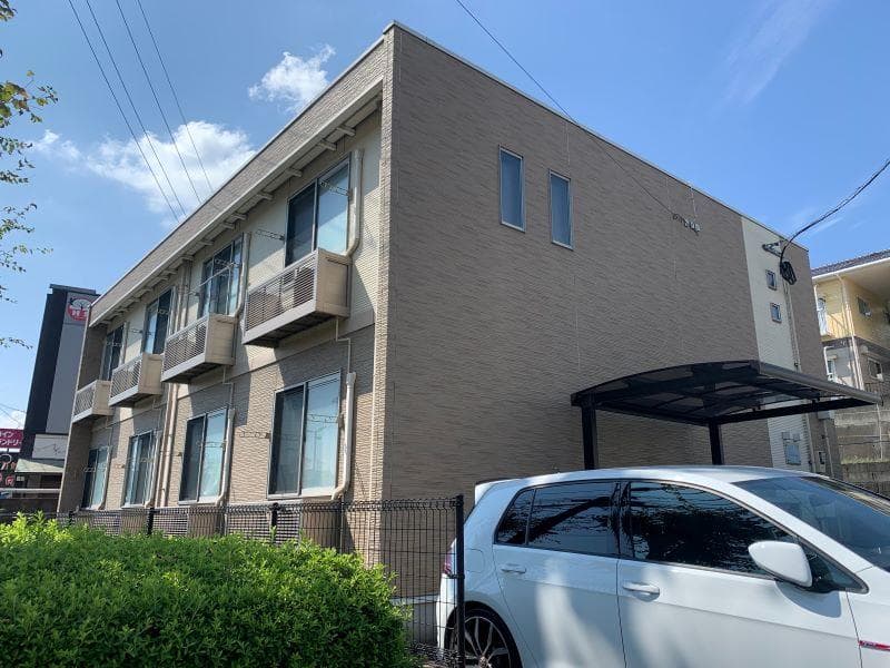 Main exterior of LEONEXT Urban Shiki